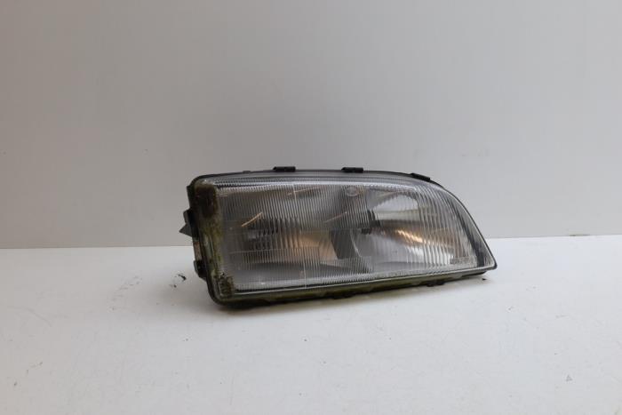 Gebrauchte Scheinwerfer rechts Volvo S70 2.5 10V Preis € 35,00 Margenregelung angeboten von Auto Demontage Elferink B.V.