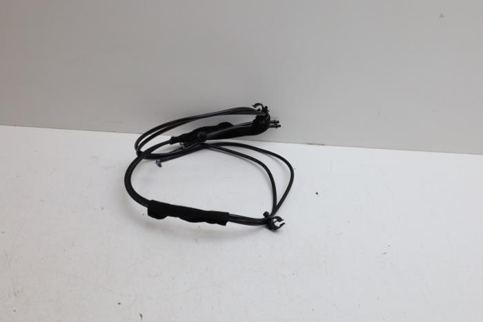 Gebrauchte Leitung (sonstige) Volvo V70 (BW) 2.0 D 16V Preis € 35,00 Margenregelung angeboten von Auto Demontage Elferink B.V.