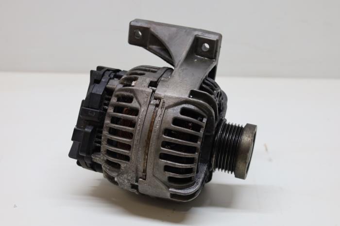Usagé Dynamo Volvo XC70 (SZ) XC70 2.4 T 20V Prix € 75,00 Règlement à la marge proposé par Auto Demontage Elferink B.V.