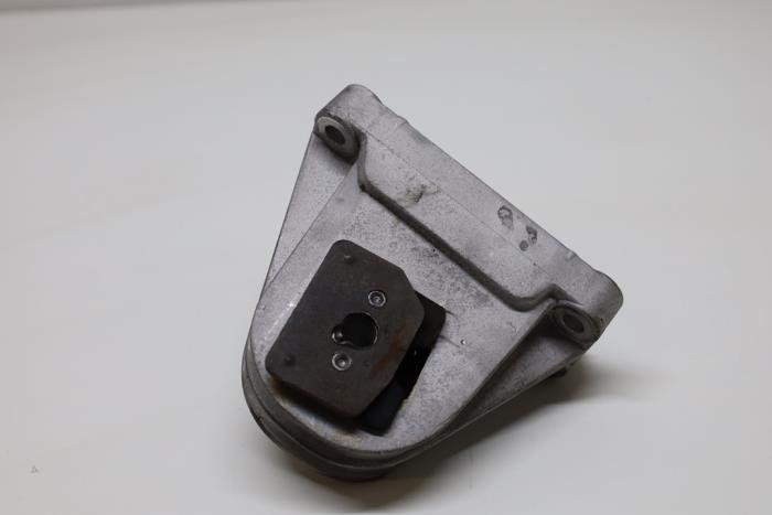 Used Engine mount Volvo XC70 (SZ) XC70 2.4 T 20V Price € 25,00 Margin scheme offered by Auto Demontage Elferink B.V.