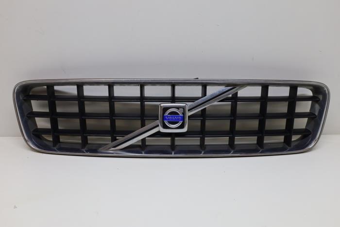 Używane Grill Volvo XC90 I 2.5 T 20V Cena € 50,00 Procedura marży oferowane przez Auto Demontage Elferink B.V.