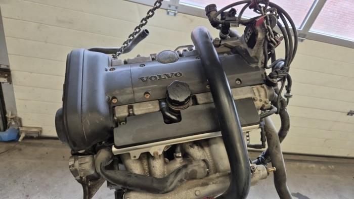 Gebrauchte Motor Volvo XC90 I 2.5 T 20V Preis € 1.150,00 Margenregelung angeboten von Auto Demontage Elferink B.V.