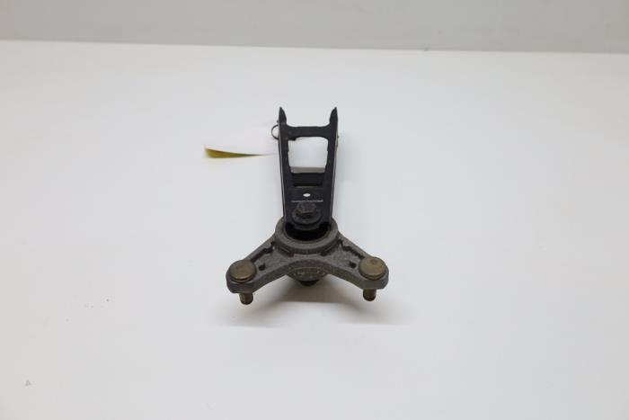 Used Engine mount Volvo S70 2.5 10V Price € 35,00 Margin scheme offered by Auto Demontage Elferink B.V.