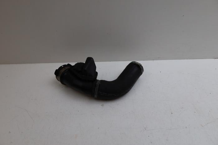 Used Intercooler hose Volvo V60 II (ZW) 2.0 T4 16V Price € 40,00 Margin scheme offered by Auto Demontage Elferink B.V.