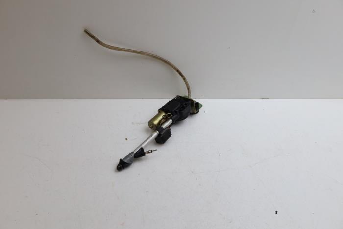 Używane Antena Saab 9-3 I (YS3D) 2.0,S 16V Cena € 85,00 Procedura marży oferowane przez Auto Demontage Elferink B.V.