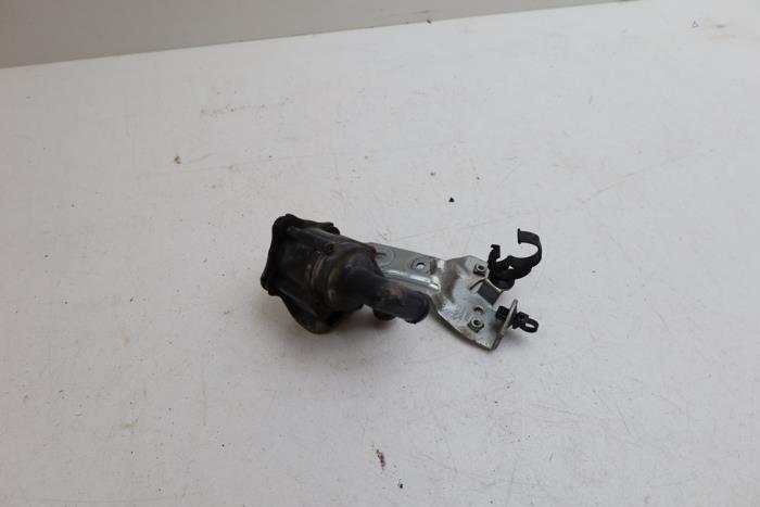 Begagnade Extra vattenpump Volvo V60 II (ZW) 2.0 T4 16V Pris € 35,00 Marginaltabell erbjuds av Auto Demontage Elferink B.V.