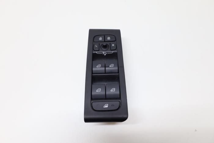 Usados Interruptor combinado de ventanillas Volvo XC40 (XZ) Recharge Twin 78 kWh Precio € 50,00 Norma de margen ofrecido por Auto Demontage Elferink B.V.