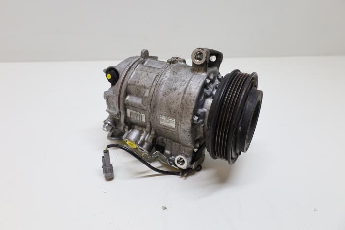Usagé Pompe clim Mercedes CLA (117.3) 1.6 CLA-180 16V Prix € 75,00 Règlement à la marge proposé par Auto Demontage Elferink B.V.