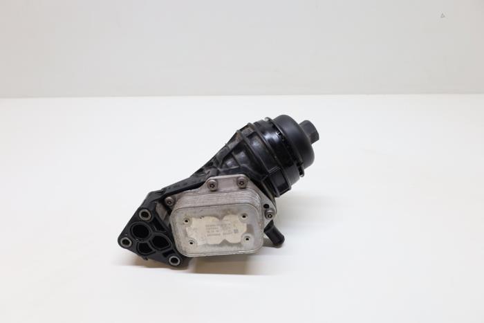 Gebrauchte Ölfilter Mercedes CLA (117.3) 1.6 CLA-180 16V Preis € 50,00 Margenregelung angeboten von Auto Demontage Elferink B.V.