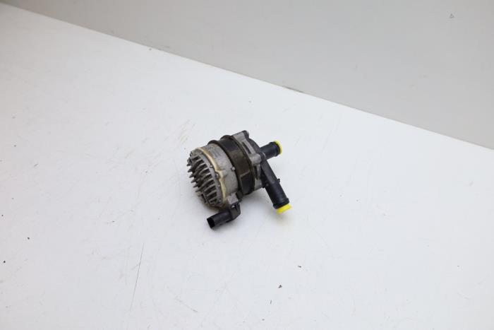 Begagnade Extra vattenpump Volvo XC40 (XZ) Recharge Twin 78 kWh Pris € 75,00 Marginaltabell erbjuds av Auto Demontage Elferink B.V.