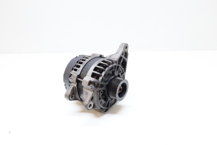Gebrauchte Dynamo Mercedes B (W246/W242) 1.8 B-180 CDI BlueEFFICIENCY 16V Preis € 65,00 Margenregelung angeboten von Auto Demontage Elferink B.V.