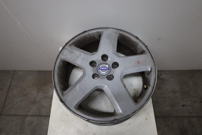 Używane Obrecz Volvo C30 (EK/MK) 1.8 16V Cena € 50,00 Procedura marży oferowane przez Auto Demontage Elferink B.V.