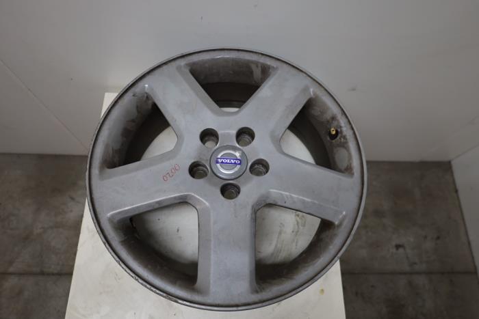 Używane Obrecz Volvo C30 (EK/MK) 1.8 16V Cena € 50,00 Procedura marży oferowane przez Auto Demontage Elferink B.V.