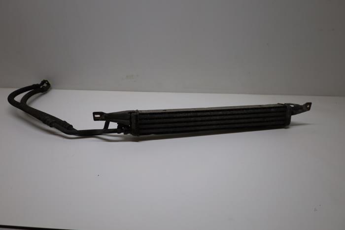 Ölkühler van een Saab 9-5 Estate (YS3E) 2.3 Turbo 16V Aero TS 2005