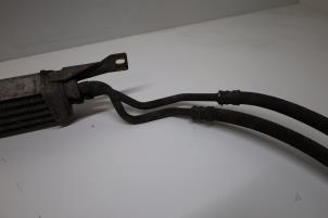 Ölkühler van een Saab 9-5 Estate (YS3E) 2.3 Turbo 16V Aero TS 2005