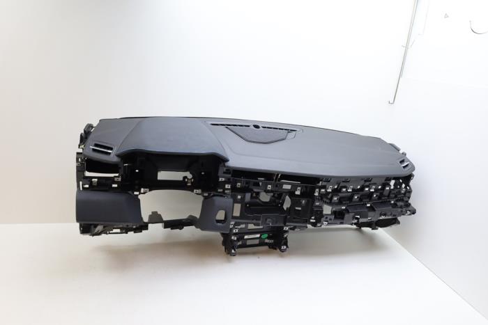 Używane Panel Lynk &amp; Co 01 1.5 PHEV Cena € 850,00 Procedura marży oferowane przez Auto Demontage Elferink B.V.