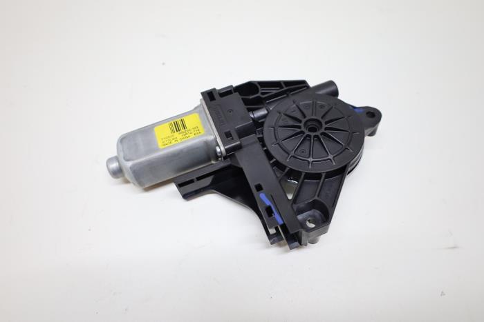 Usados Motor de ventanilla de puerta Lynk &amp; Co 01 1.5 PHEV Precio € 50,00 Norma de margen ofrecido por Auto Demontage Elferink B.V.