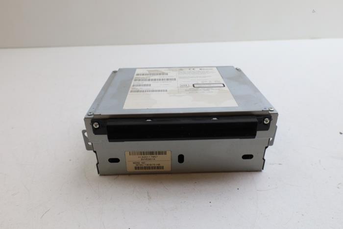 Używane Odtwarzacz CD Volvo V70 (BW) 2.0 D3/D4 20V Cena € 50,00 Procedura marży oferowane przez Auto Demontage Elferink B.V.
