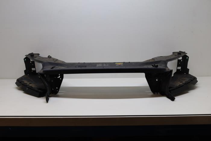 Używane Panel przedni Volvo V70 (BW) 2.0 D3 20V Cena € 200,00 Procedura marży oferowane przez Auto Demontage Elferink B.V.
