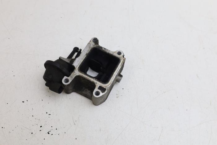 Gebrauchte AGR Ventil Volvo V70 (BW) 2.0 D3 20V Preis € 75,00 Margenregelung angeboten von Auto Demontage Elferink B.V.
