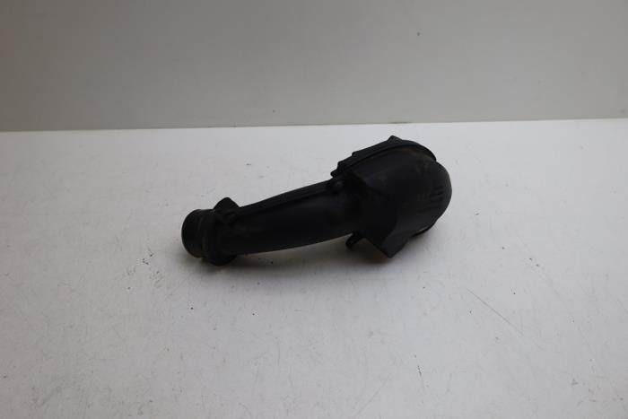 Gebrauchte Intercooler Rohr Volvo V70 (BW) 2.0 D3 20V Preis € 75,00 Margenregelung angeboten von Auto Demontage Elferink B.V.