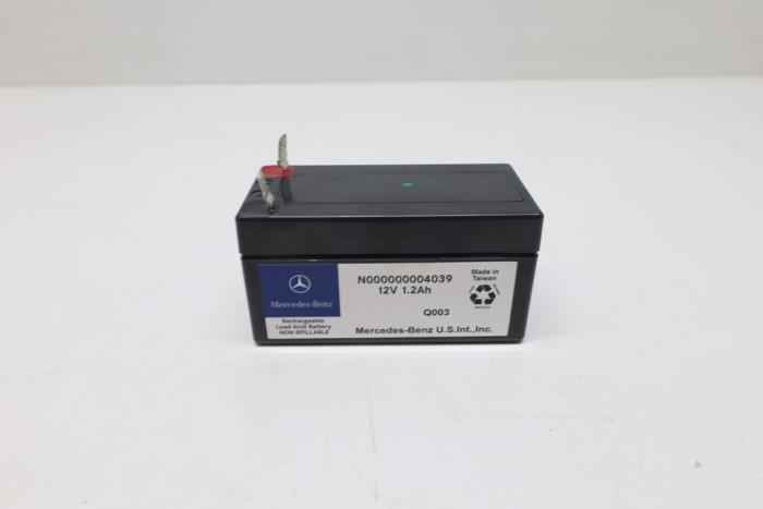 Begagnade Extrabatteri Mercedes B (W247) 1.3 B-180 Turbo 16V Pris € 35,00 Marginaltabell erbjuds av Auto Demontage Elferink B.V.