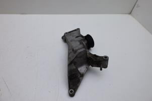 Dynamostütze oben van een Saab 9-5 (YS3E) 2.0t 16V 2007