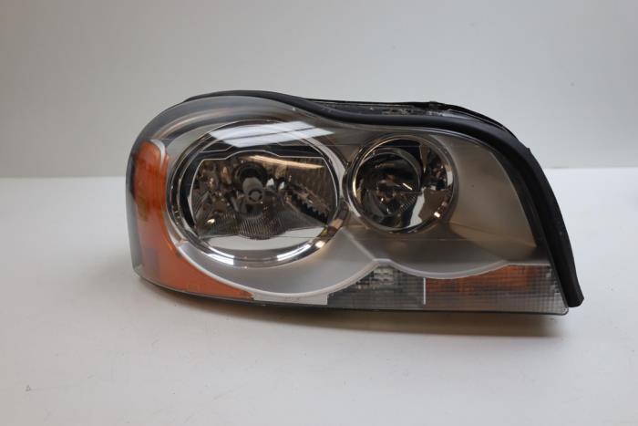 Używane Reflektor prawy Volvo XC90 I 2.5 T 20V Cena € 350,00 Procedura marży oferowane przez Auto Demontage Elferink B.V.