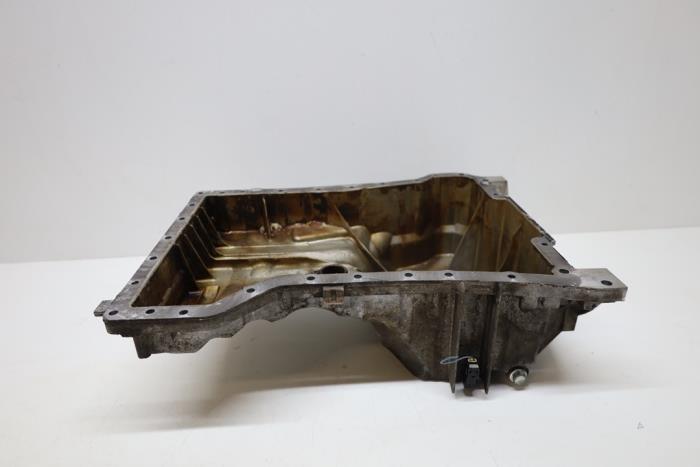 Usagé Couvercle carter Mercedes C (W204) 1.8 C-200K 16V Prix € 150,00 Règlement à la marge proposé par Auto Demontage Elferink B.V.