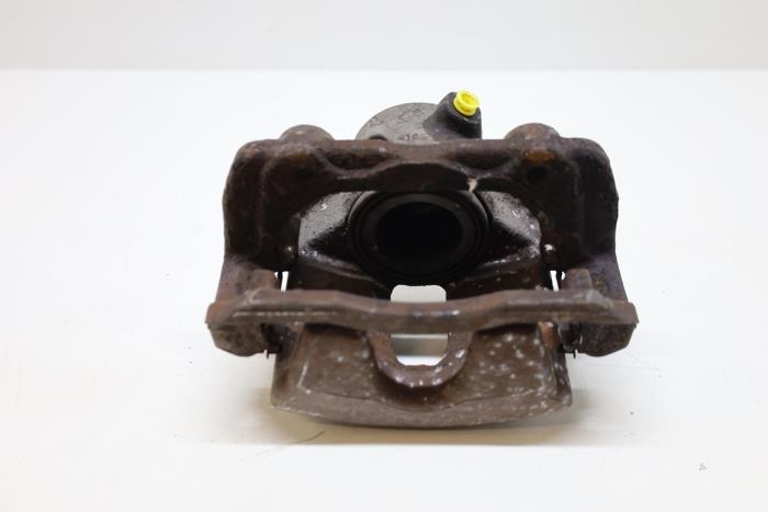 Gebrauchte Bremszange links vorne Mercedes C (W204) 1.8 C-200K 16V Preis € 65,00 Margenregelung angeboten von Auto Demontage Elferink B.V.