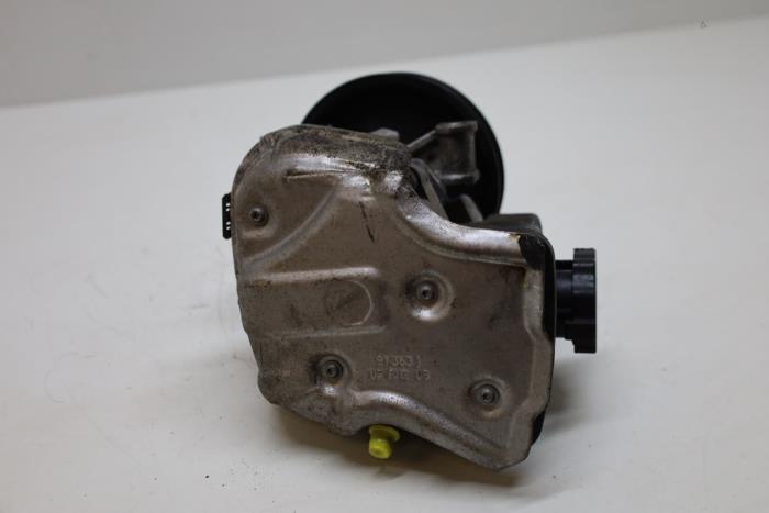 Usagé Pompe de direction Mercedes C (W204) 1.8 C-200K 16V Prix € 125,00 Règlement à la marge proposé par Auto Demontage Elferink B.V.