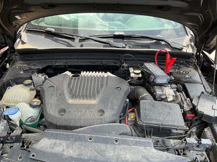 Używane Silnik Volvo XC40 (XZ) 1.5 T5 Plug-in Hybrid 16V Cena € 3.000,00 Procedura marży oferowane przez Auto Demontage Elferink B.V.