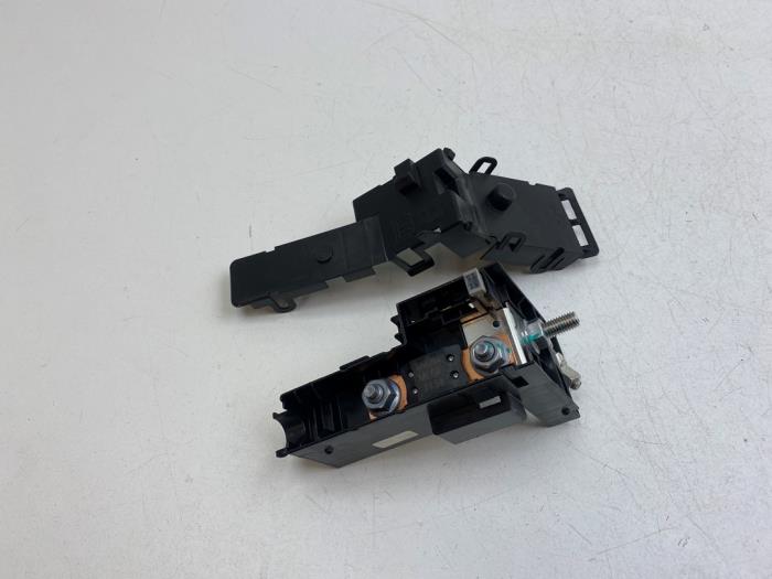 Begagnade Batterisensor Volvo XC40 (XZ) 1.5 T5 Plug-in Hybrid 16V Pris € 40,00 Marginaltabell erbjuds av Auto Demontage Elferink B.V.