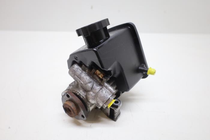 Usagé Pompe de direction Mercedes Vito (639.6) 2.2 109 CDI 16V Prix € 75,00 Règlement à la marge proposé par Auto Demontage Elferink B.V.