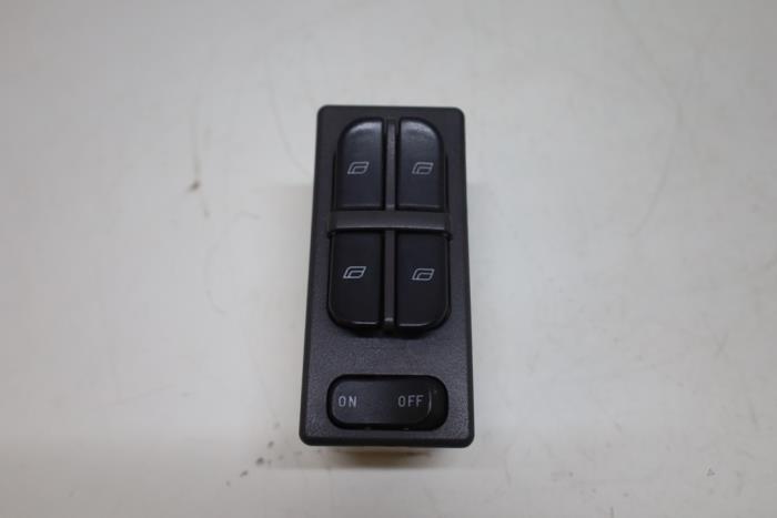 Usados Interruptor de ventanilla eléctrica Saab 9-5 Estate (YS3E) 2.0t 16V Precio € 50,00 Norma de margen ofrecido por Auto Demontage Elferink B.V.