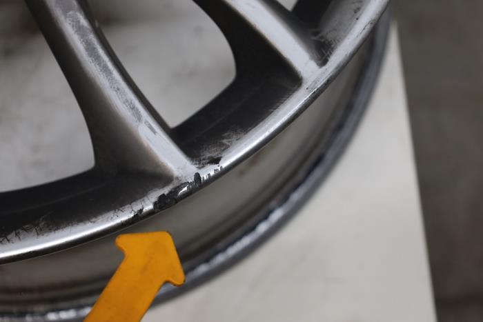 Używane Obrecz Volvo V50 (MW) 2.4i 20V Cena € 70,00 Procedura marży oferowane przez Auto Demontage Elferink B.V.