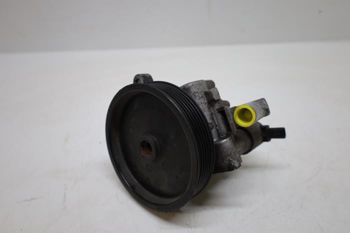Usagé Pompe de direction Mercedes C (W204) 1.8 C-200 CGI 16V Prix € 150,00 Règlement à la marge proposé par Auto Demontage Elferink B.V.