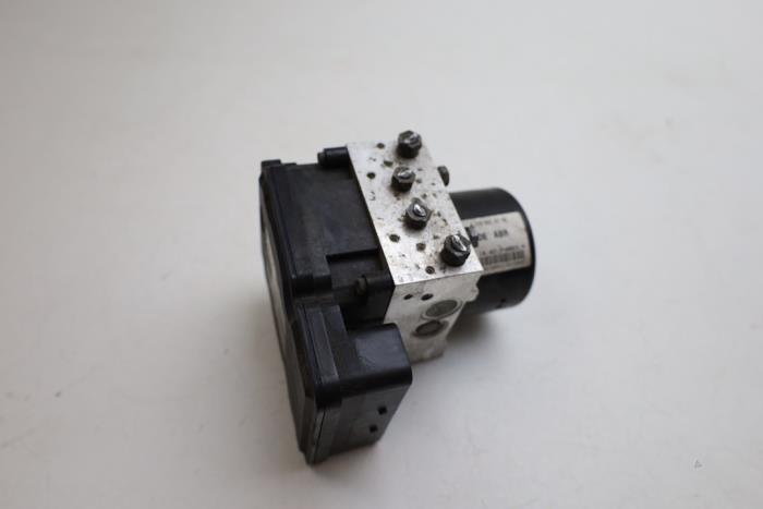 Gebrauchte ABS Pumpe Mercedes C (W204) 1.8 C-200 CGI 16V Preis € 200,00 Margenregelung angeboten von Auto Demontage Elferink B.V.
