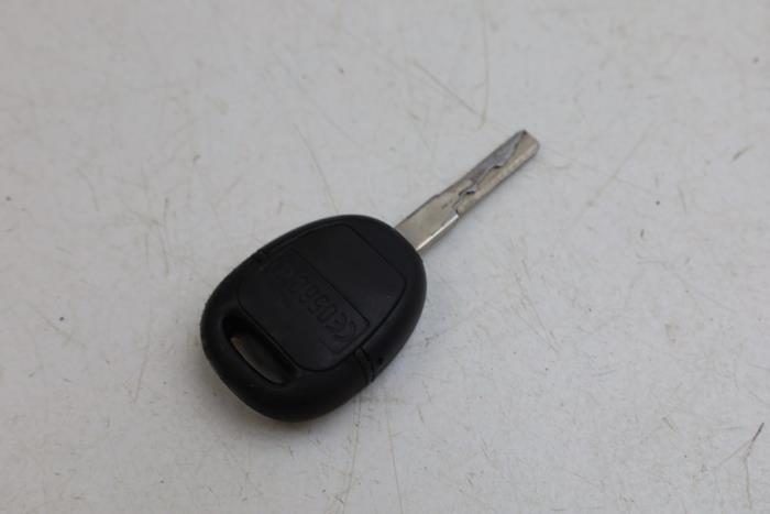 Używane Chip kluczyka Saab 9-3 I (YS3D) 2.0t 16V Ecopower Cena € 25,00 Procedura marży oferowane przez Auto Demontage Elferink B.V.