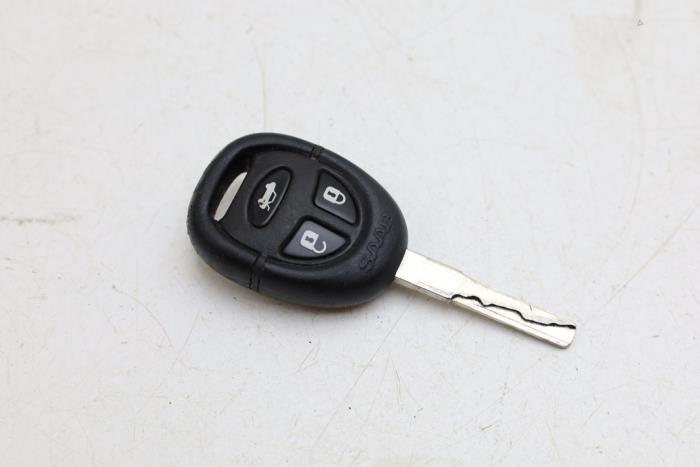 Używane Chip klucza Saab 9-3 I (YS3D) 2.0,S 16V Cena € 25,00 Procedura marży oferowane przez Auto Demontage Elferink B.V.