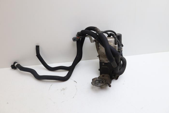 Usados Calefactor Volvo V70 (SW) 2.4 D5 20V Precio € 250,00 Norma de margen ofrecido por Auto Demontage Elferink B.V.