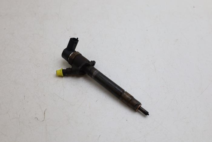 Usagé Injecteurs Volvo V70 (SW) 2.4 D5 20V Prix € 75,00 Règlement à la marge proposé par Auto Demontage Elferink B.V.