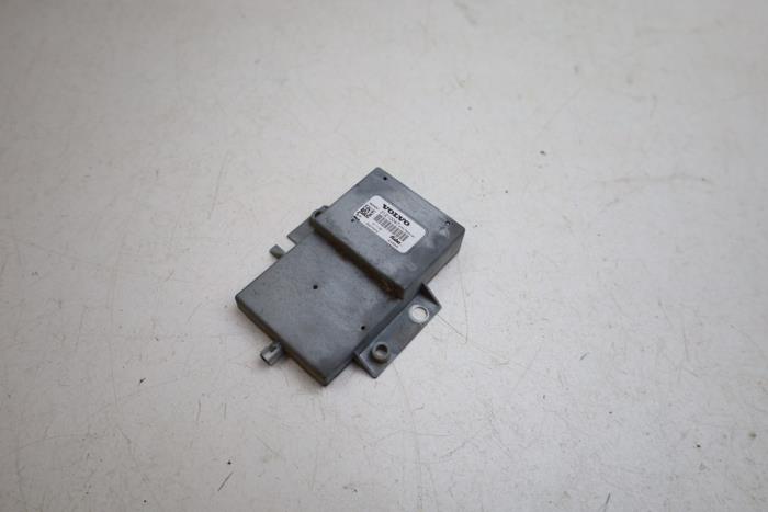 Używane Modul GPS Volvo V50 (MW) 2.4 D5 20V Autom.. Cena € 50,00 Procedura marży oferowane przez Auto Demontage Elferink B.V.