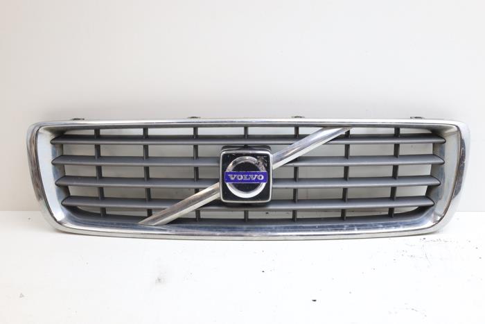 Używane Grill Volvo S80 (AR/AS) 2.4 D5 20V 180 Cena € 100,00 Procedura marży oferowane przez Auto Demontage Elferink B.V.
