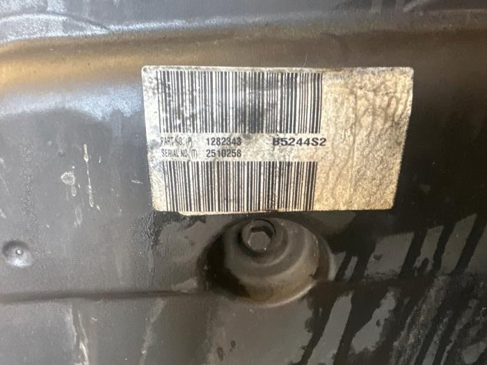 Engine from a Volvo V70 (SW) 2.4 20V 140 2001