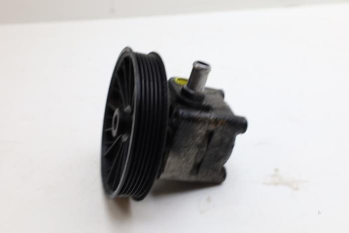Usagé Pompe de direction Volvo V70 (SW) 2.4 20V 140 Prix € 100,00 Règlement à la marge proposé par Auto Demontage Elferink B.V.