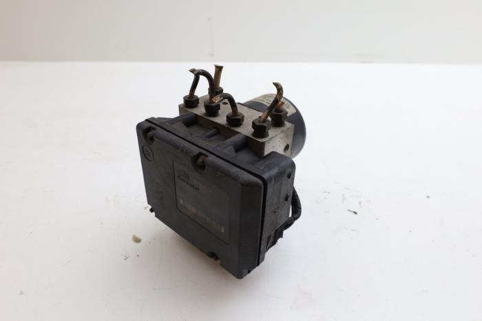 ABS-pump från en Volvo V70 (SW) 2.4 20V 140 2001