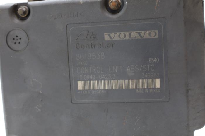 ABS-pump från en Volvo V70 (SW) 2.4 20V 140 2001