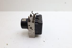 ABS-pump från en Volvo V70 (SW) 2.4 20V 140 2001