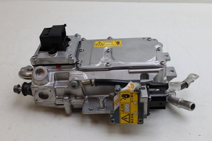 Używane DC/CD konwertor Volvo V60 I (FW/GW) 2.4 D6 20V AWD Twin Engine Plug-in Hybrid Cena € 500,00 Procedura marży oferowane przez Auto Demontage Elferink B.V.